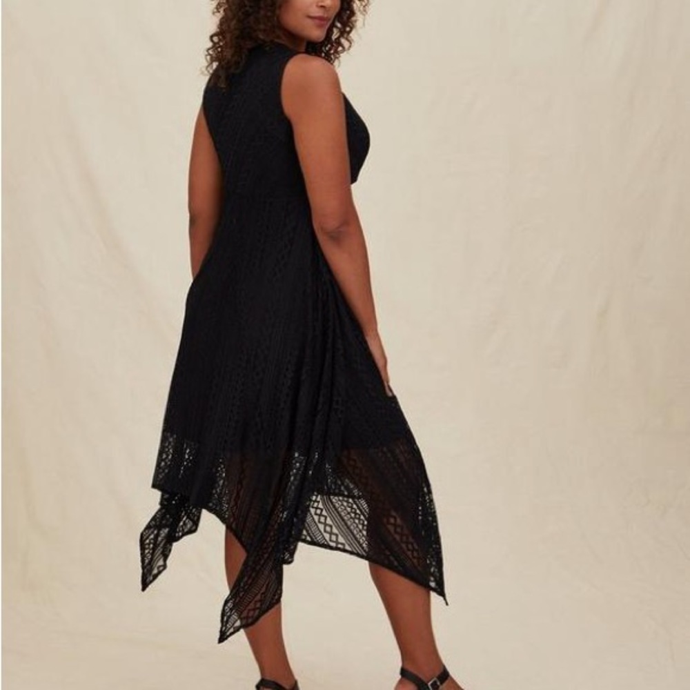 NWOT Torrid black lace mesh overlay midi dress w/ handkerchief hem; Sz 1; 14/16 - Picture 3 of 7